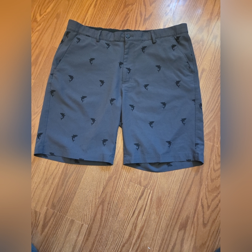 Greg Norman Golf Shorts Shark Size 36‎ Pockets Gray